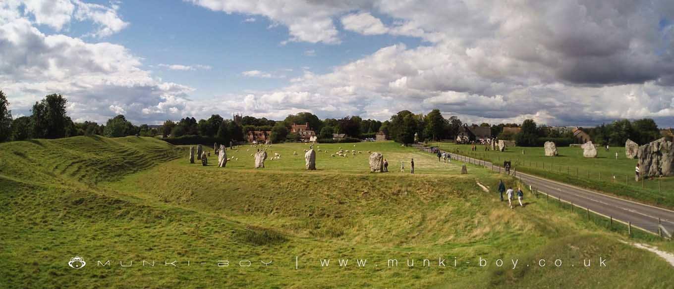 Avebury Henge by munki-boy