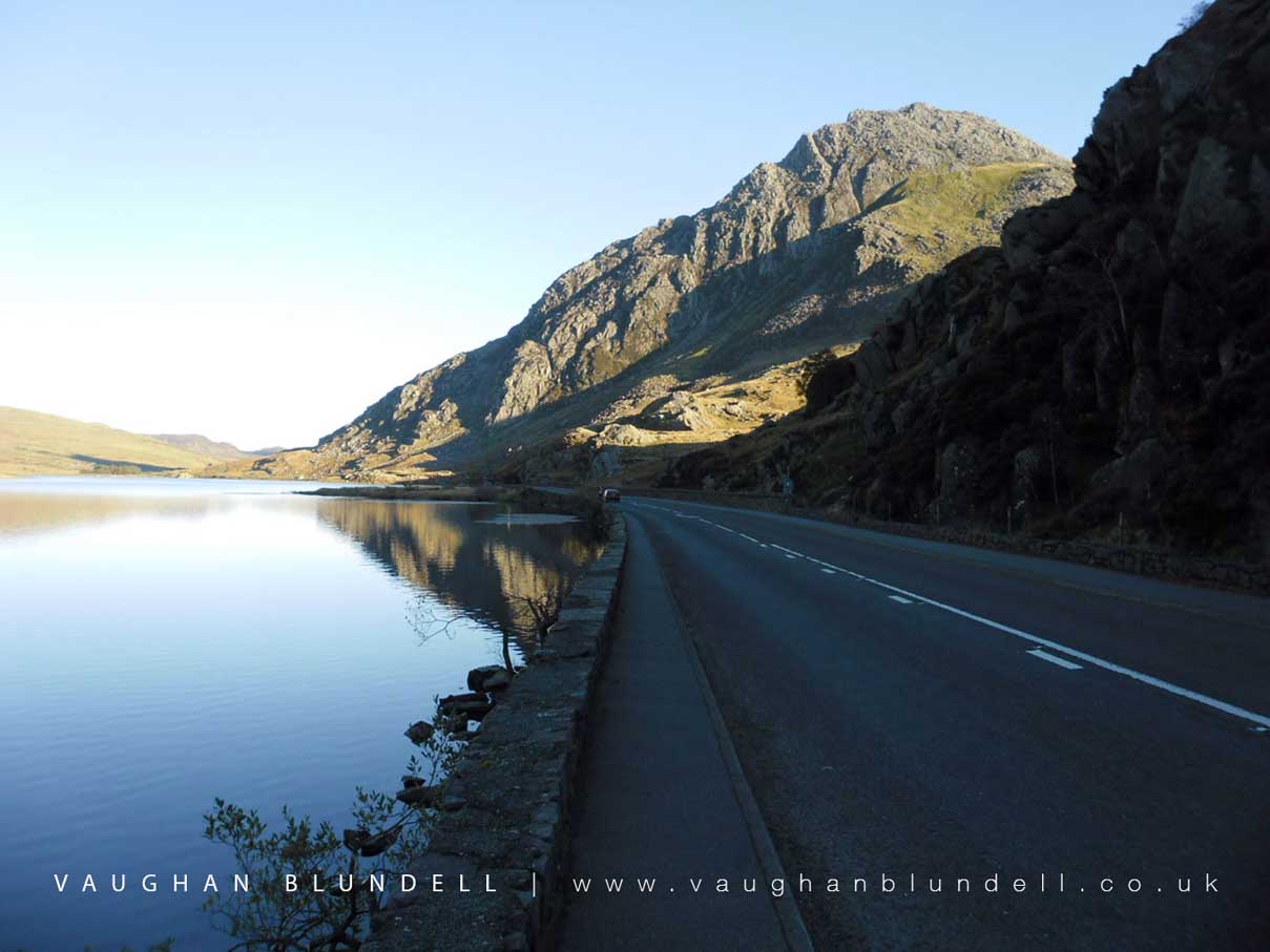 Llyn Ogwen by Vaughan Blundell