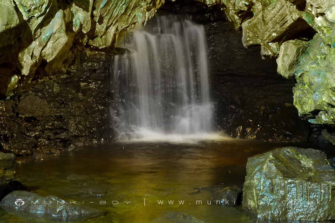 Waterfalls in White Scar Cave